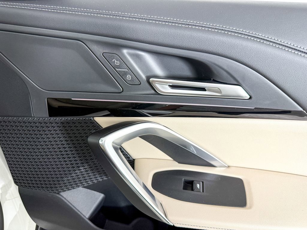 Thumbnail: 2025 BMW X1 - 30