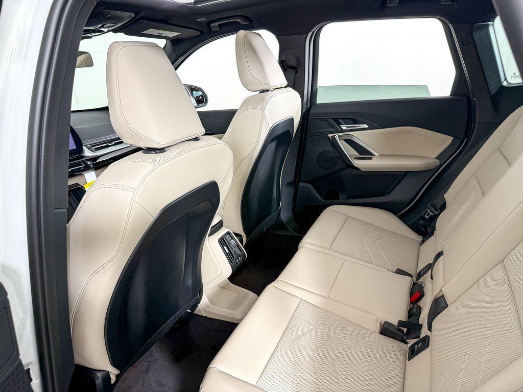 Thumbnail: 2025 BMW X1 - 32