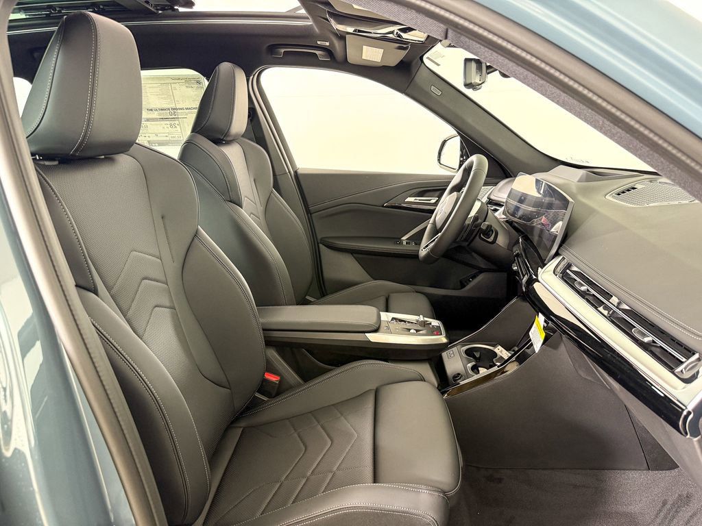 Thumbnail: 2025 BMW X1 - 10