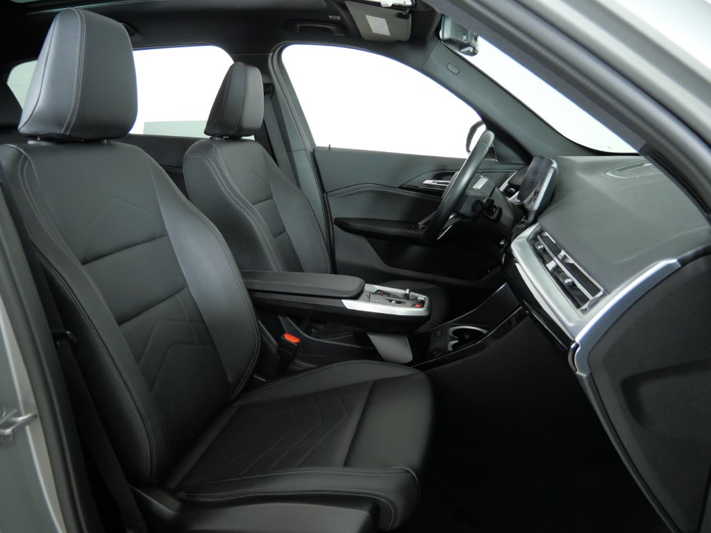 Thumbnail: 2023 BMW X1 - 9