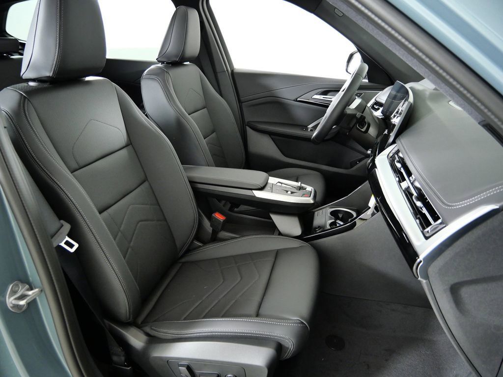 Thumbnail: 2026 BMW X1 - 10