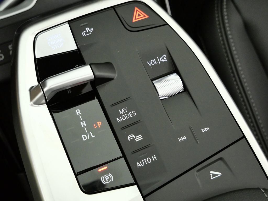 Thumbnail: 2026 BMW X1 - 13