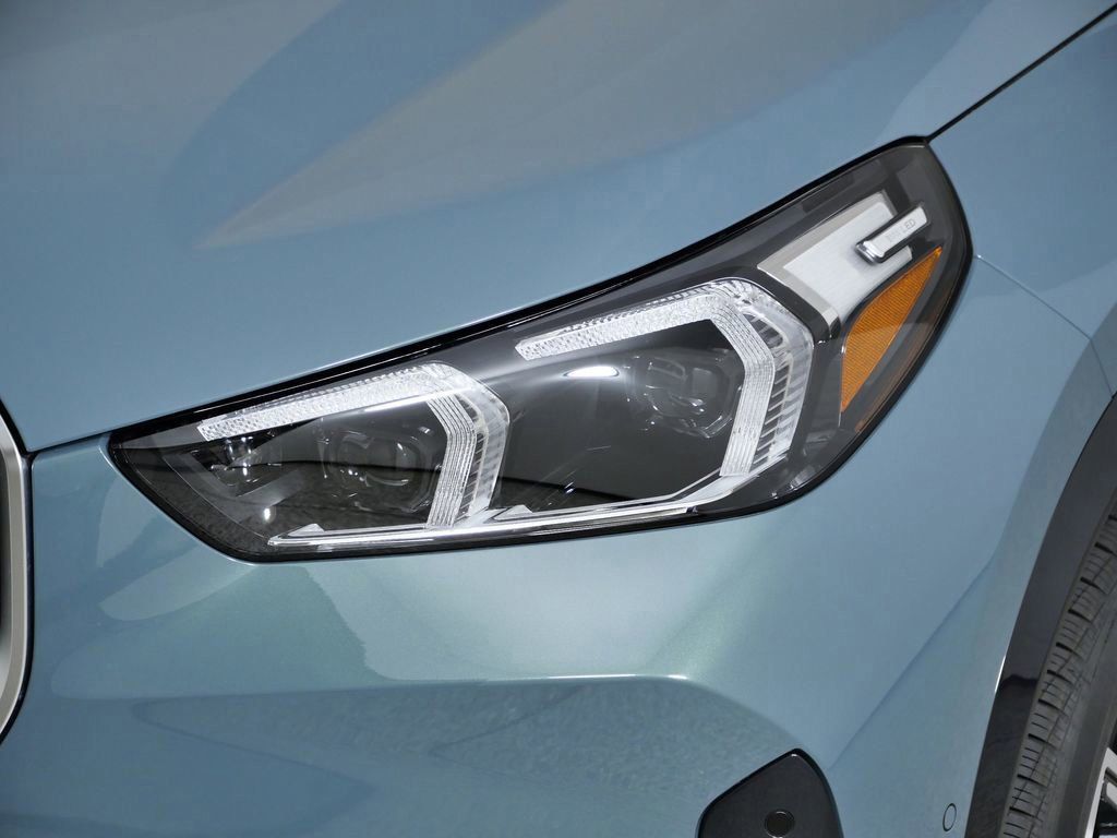 Thumbnail: 2026 BMW X1 - 17