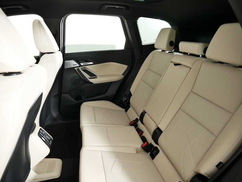 Thumbnail: 2025 BMW X1 - 32