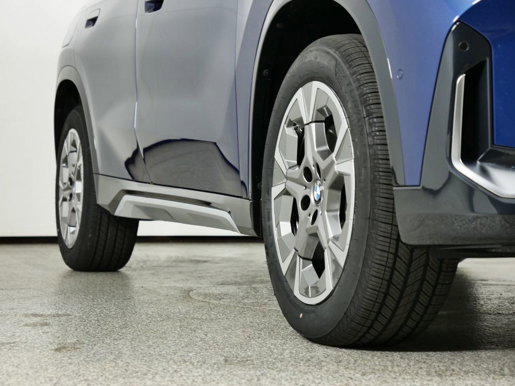 Thumbnail: 2025 BMW X1 - 8