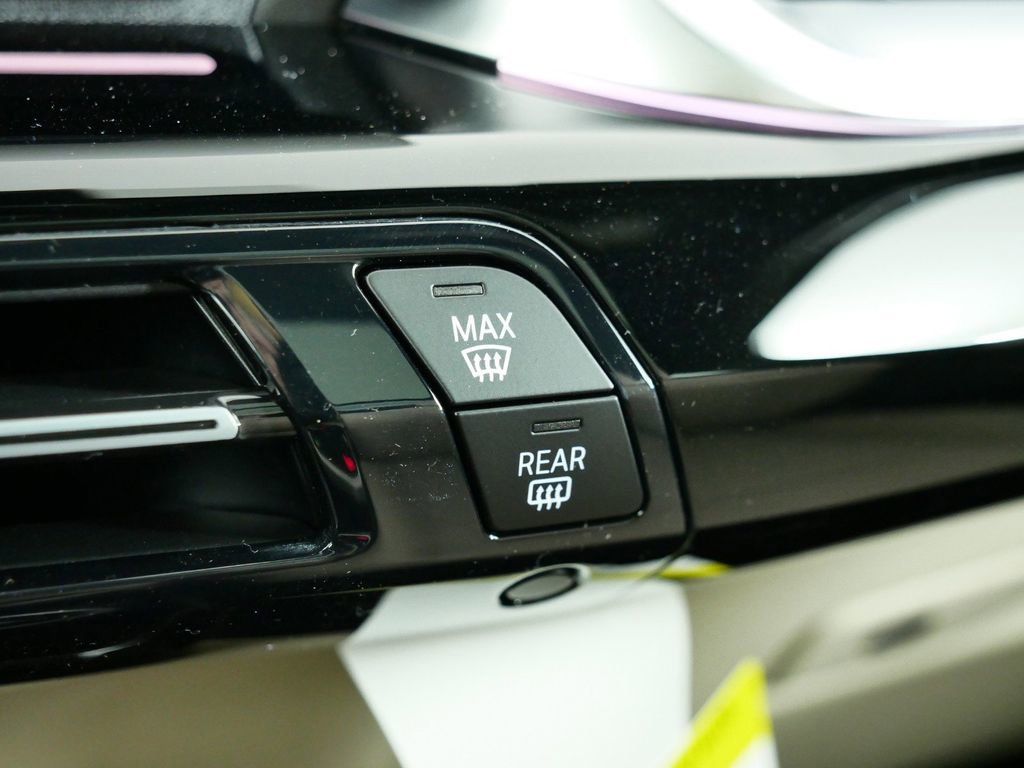 Thumbnail: 2025 BMW X1 - 13