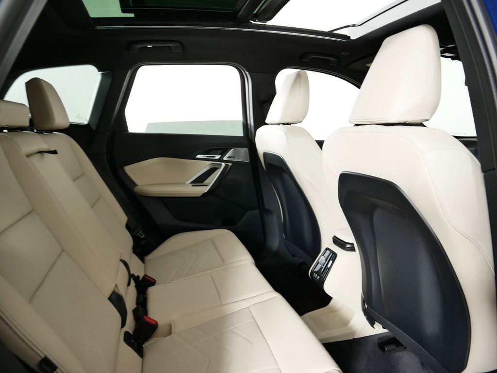 Thumbnail: 2025 BMW X1 - 11