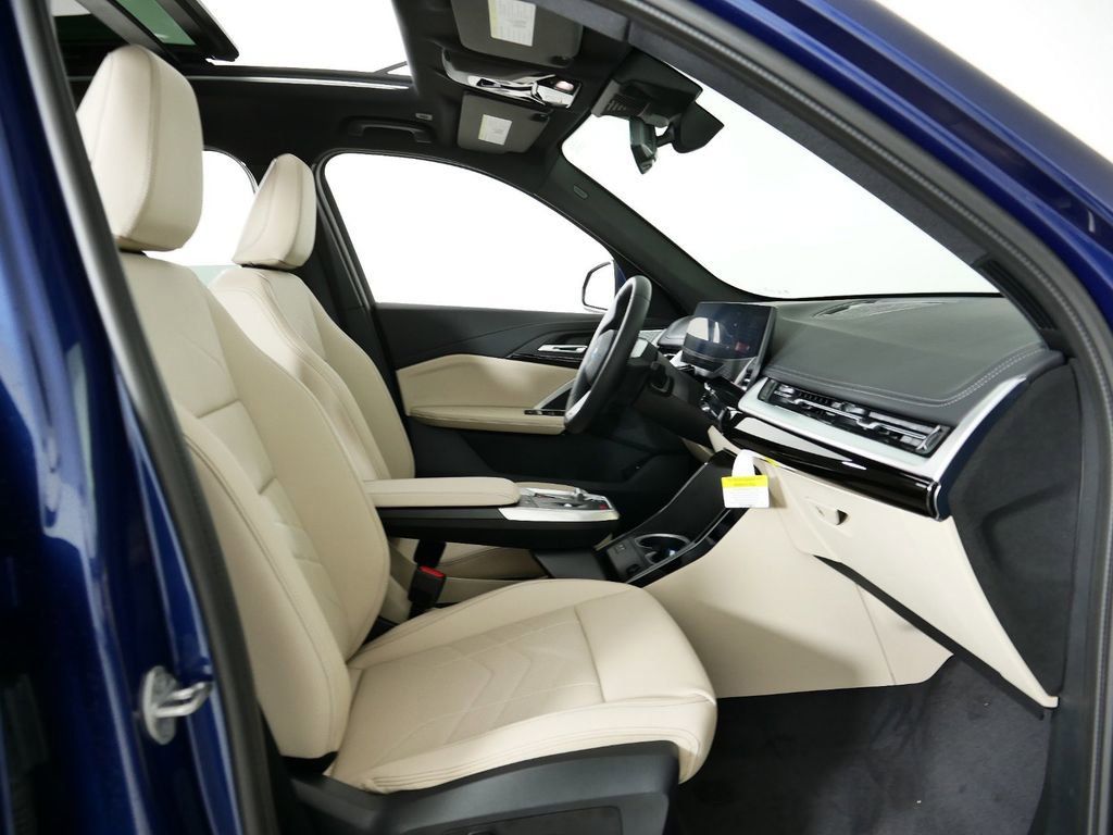 Thumbnail: 2025 BMW X1 - 9