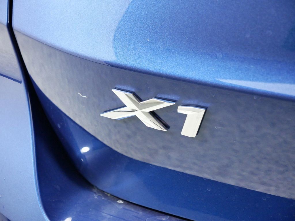 Thumbnail: 2025 BMW X1 - 22