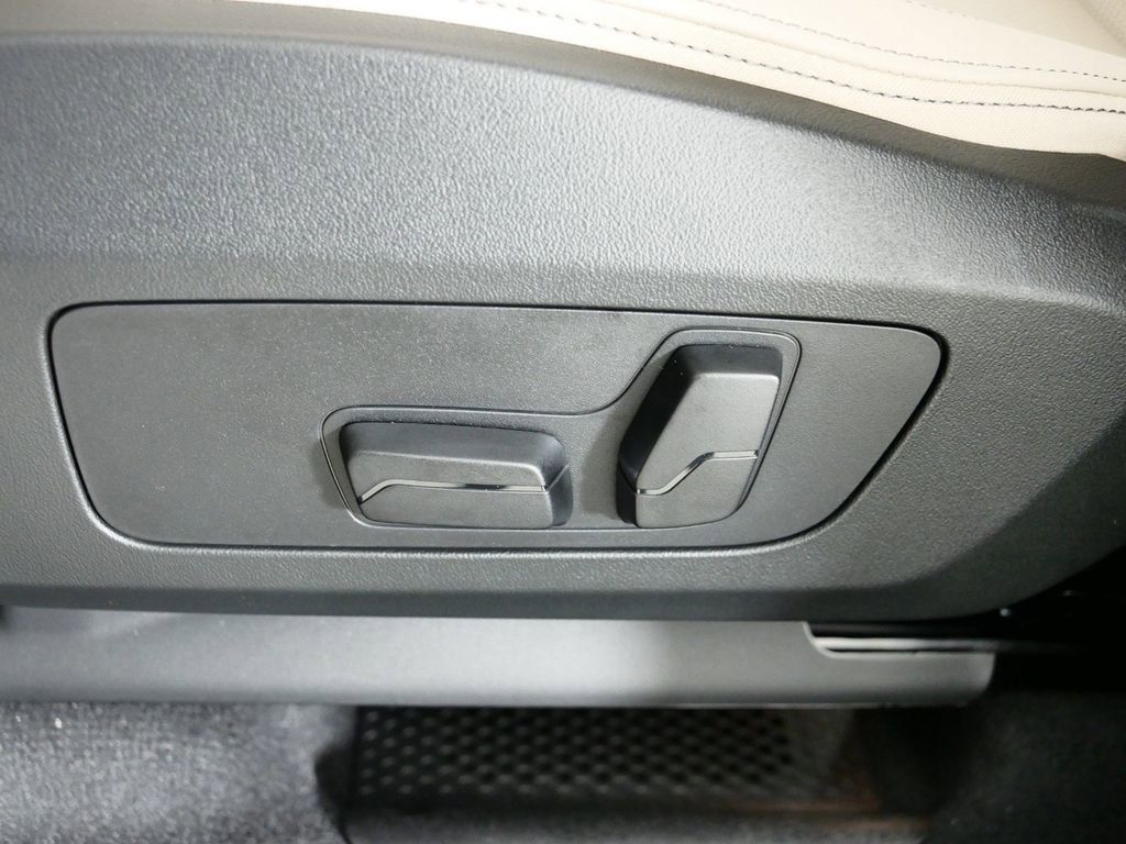 Thumbnail: 2025 BMW X1 - 38