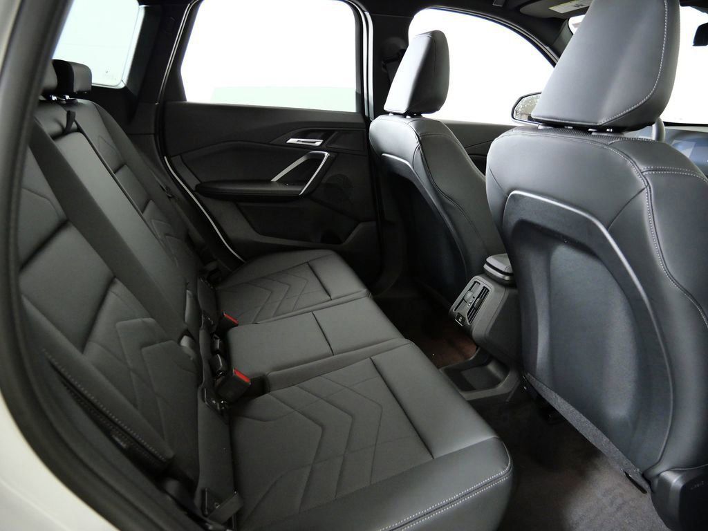 Thumbnail: 2026 BMW X1 - 10
