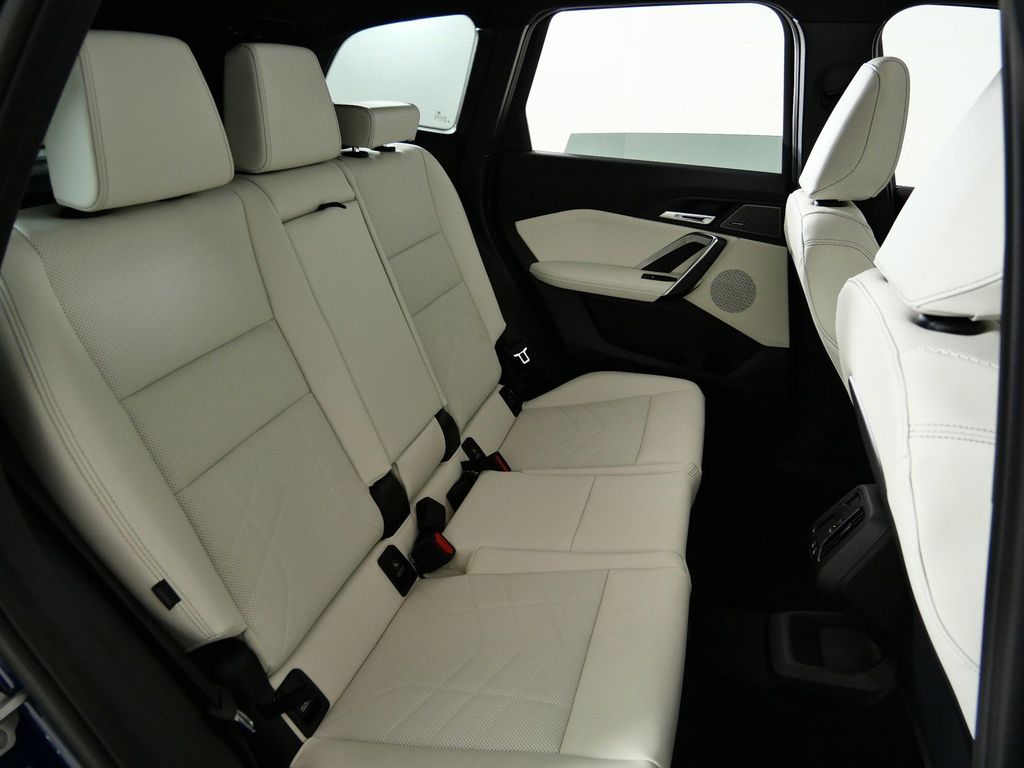 Thumbnail: 2026 BMW X1 - 31