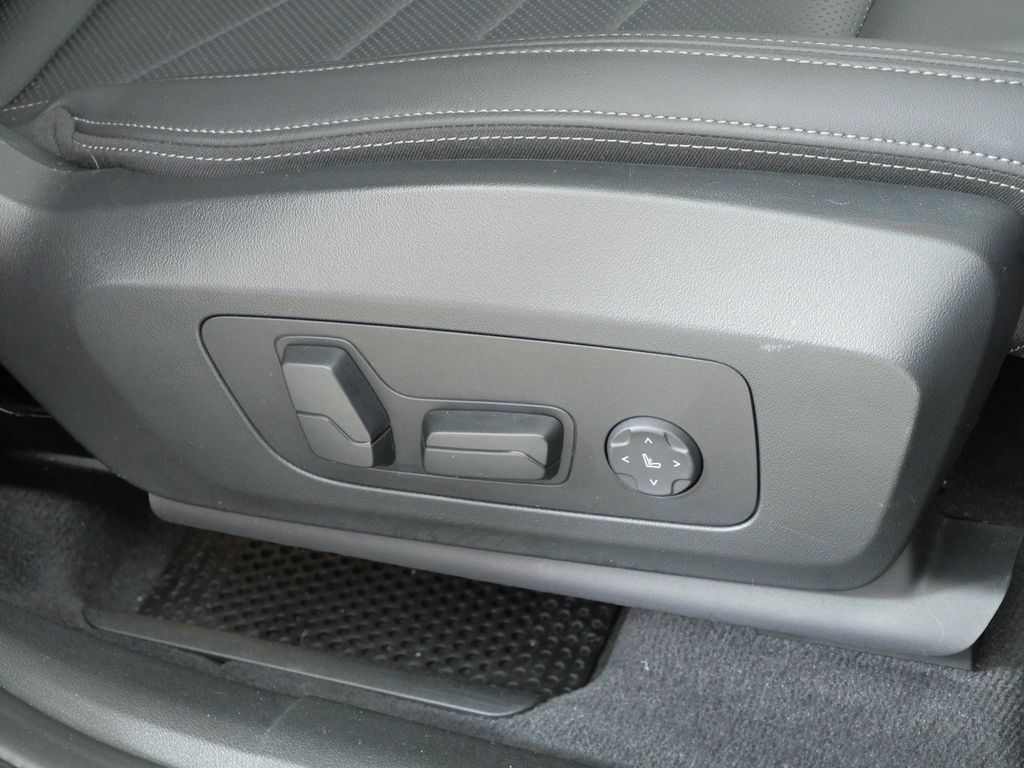 Thumbnail: 2023 BMW X1 - 29