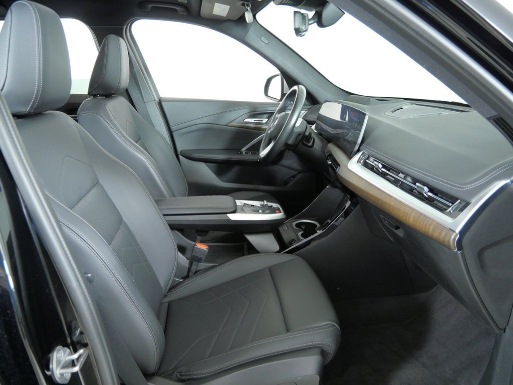 Thumbnail: 2023 BMW X1 - 8
