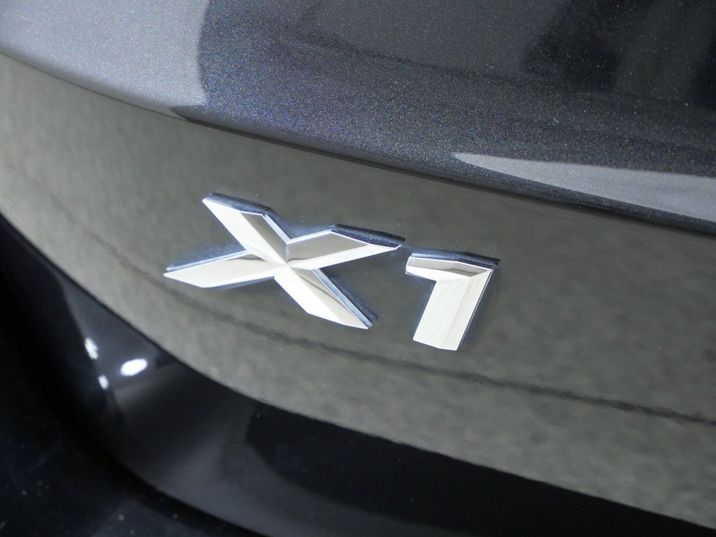 Thumbnail: 2023 BMW X1 - 24