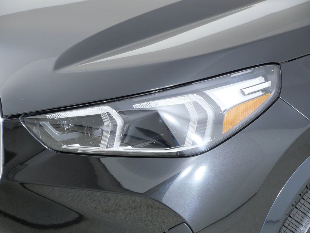 Thumbnail: 2023 BMW X1 - 16