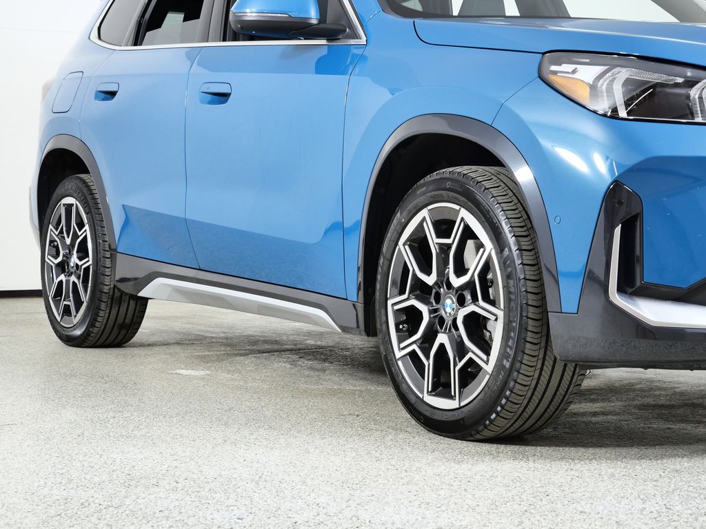 Thumbnail: 2025 BMW X1 - 8