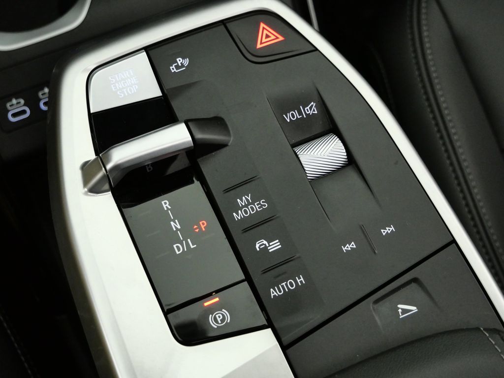 Thumbnail: 2025 BMW X1 - 13