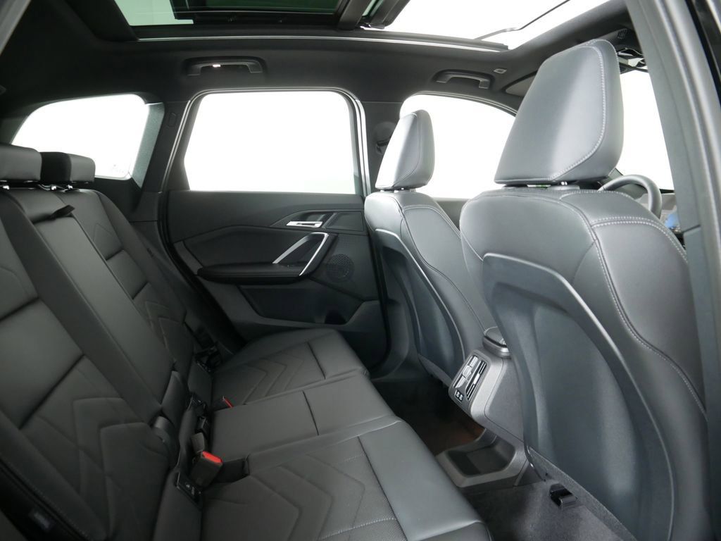 Thumbnail: 2025 BMW X1 - 12