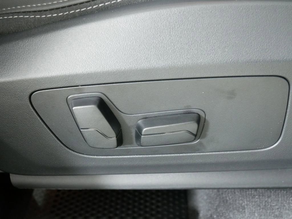 Thumbnail: 2025 BMW X1 - 30