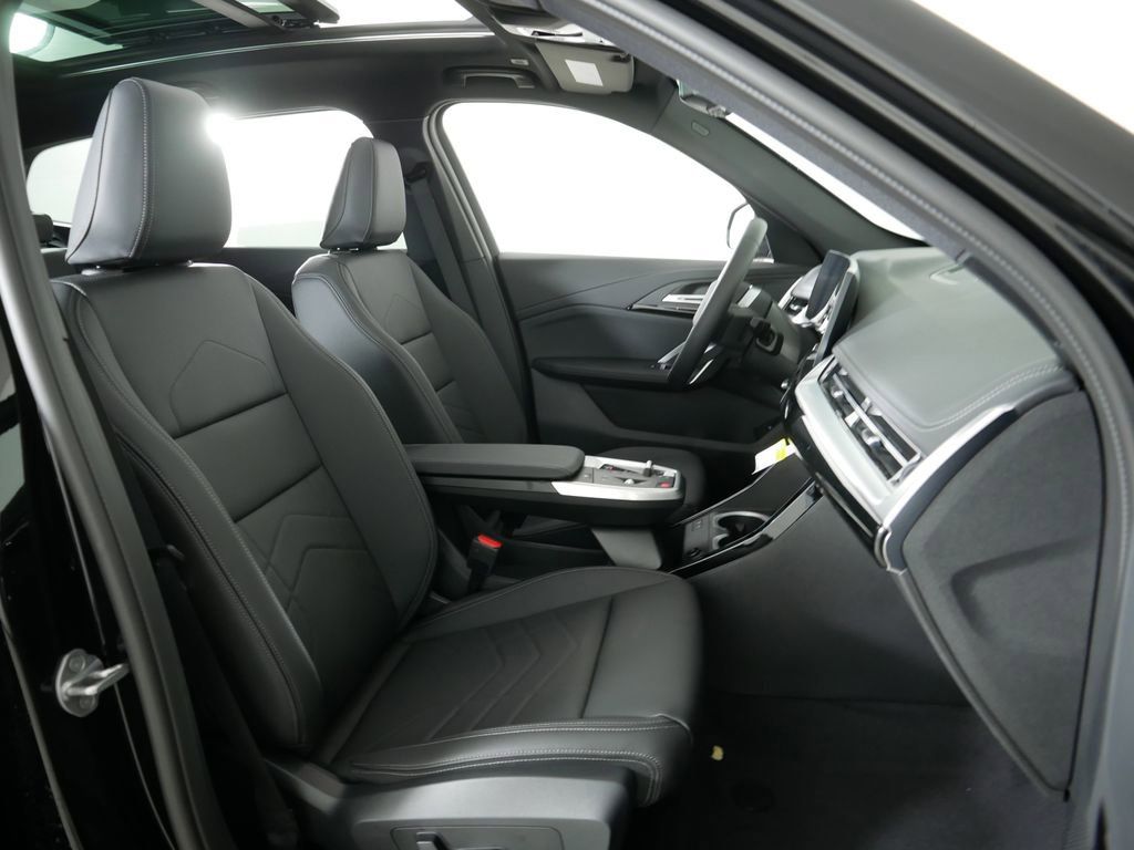 Thumbnail: 2025 BMW X1 - 11