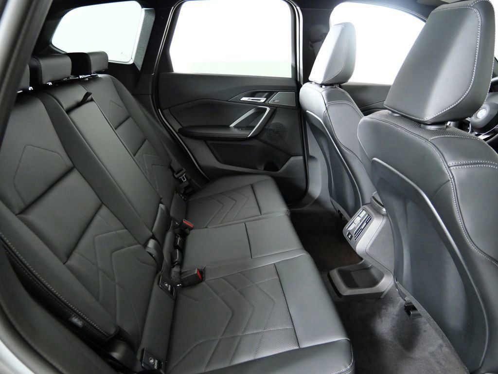 Thumbnail: 2026 BMW X1 - 10