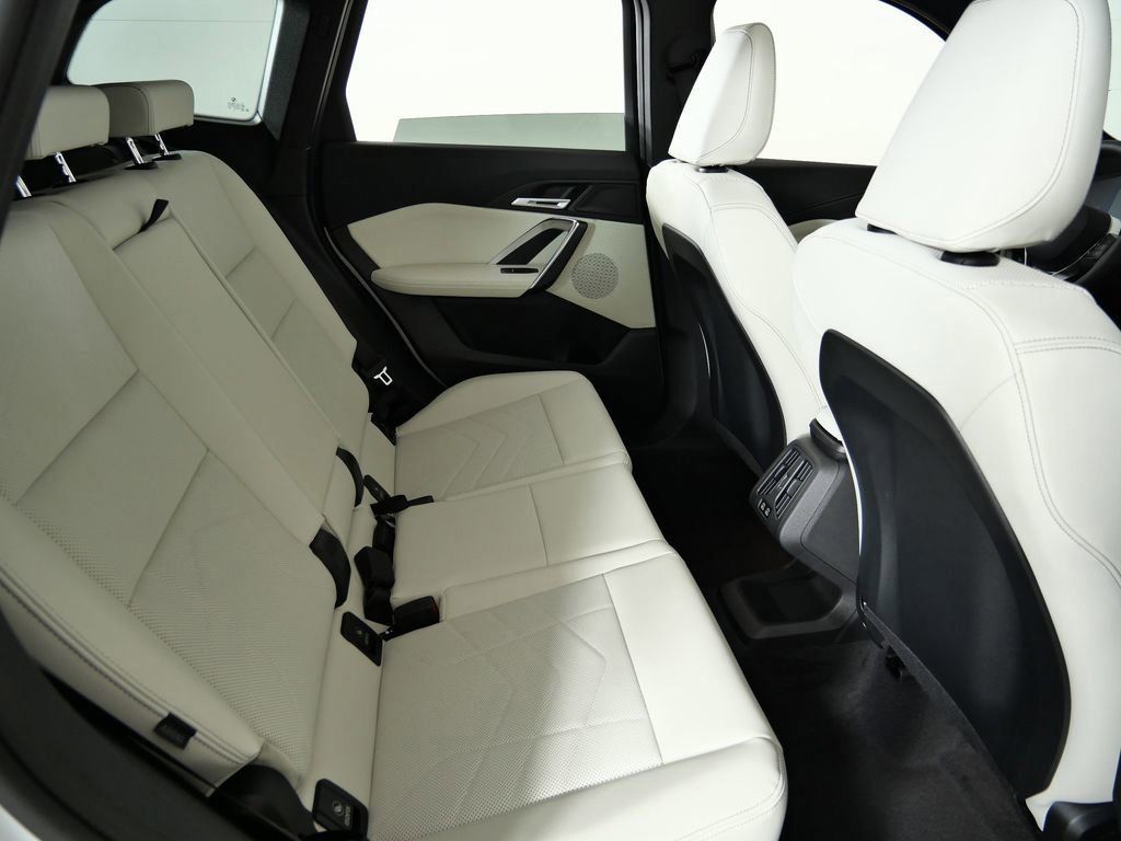 Thumbnail: 2026 BMW X1 - 10