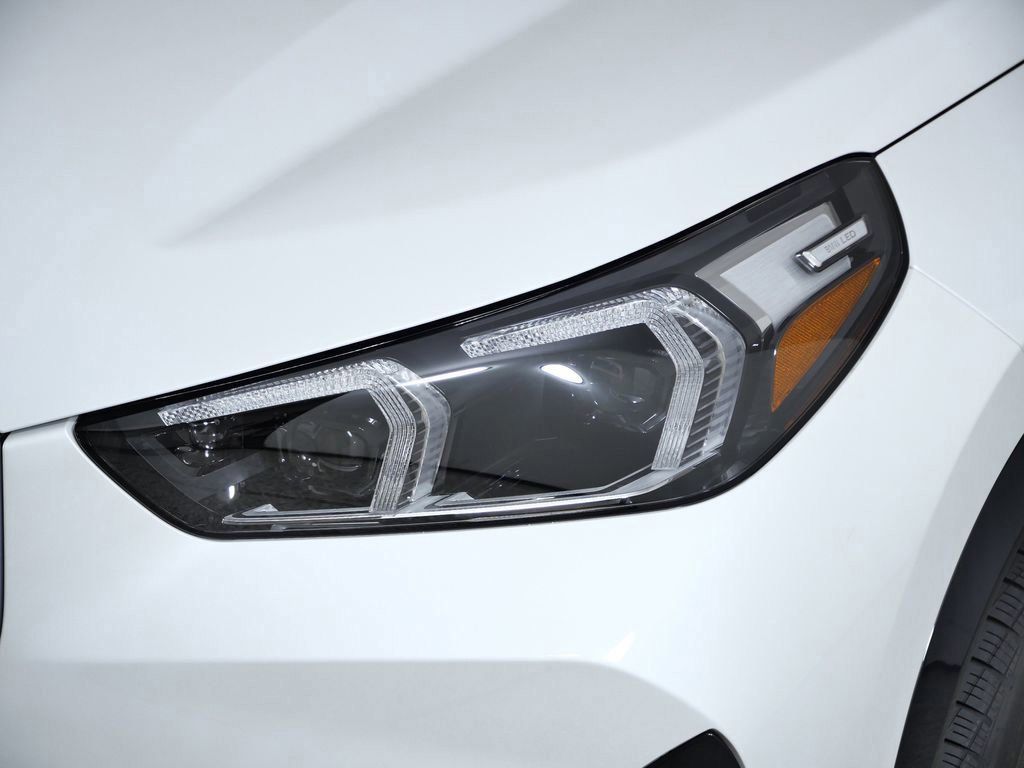 Thumbnail: 2026 BMW X1 - 16