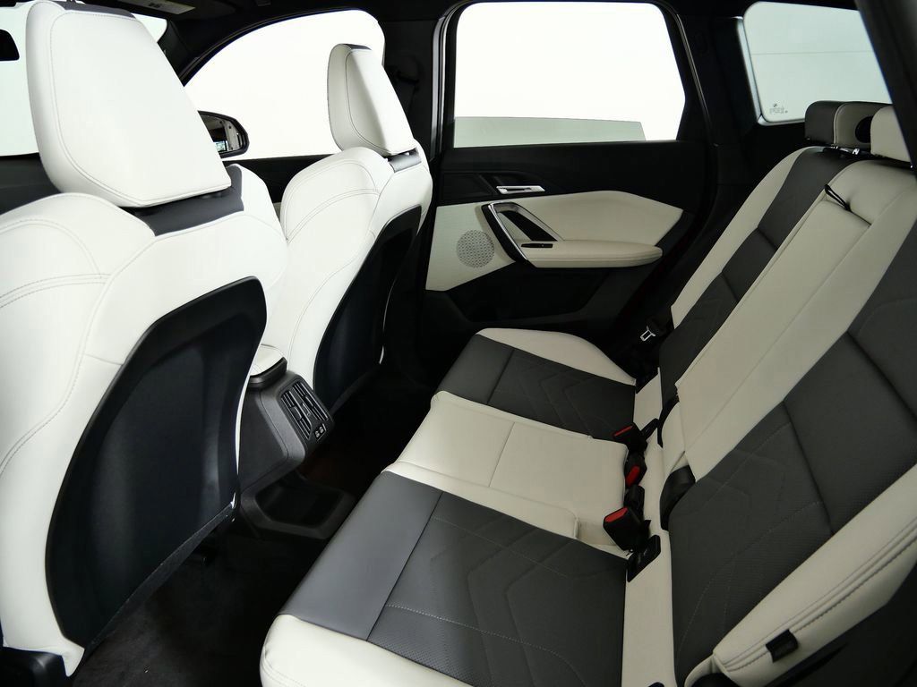 Thumbnail: 2026 BMW X1 - 32