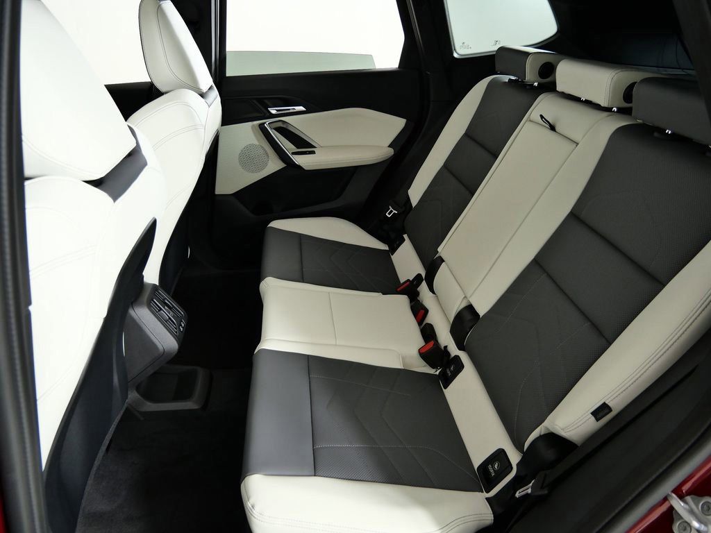 Thumbnail: 2026 BMW X1 - 33