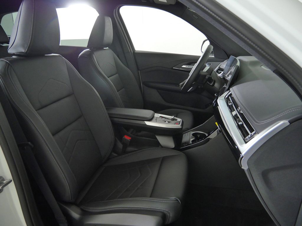 Thumbnail: 2026 BMW X1 - 10