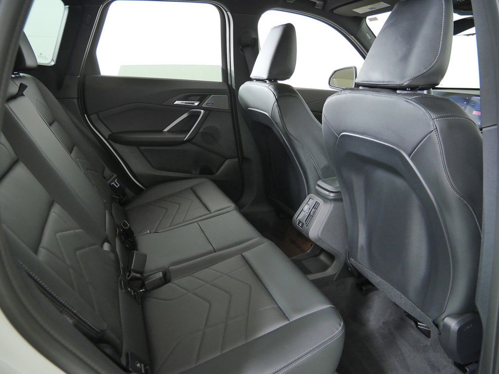 Thumbnail: 2026 BMW X1 - 11