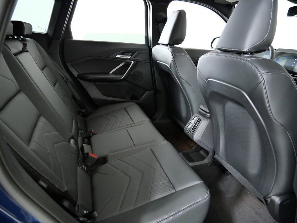 Thumbnail: 2026 BMW X1 - 10