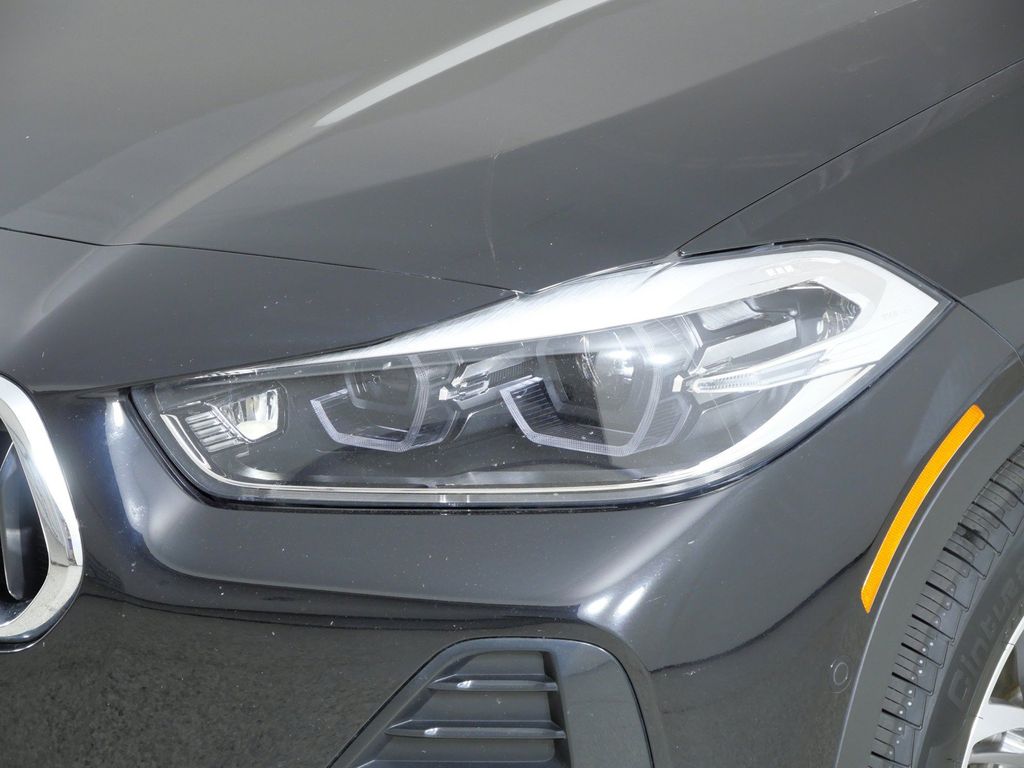 Thumbnail: 2022 BMW X2 - 18