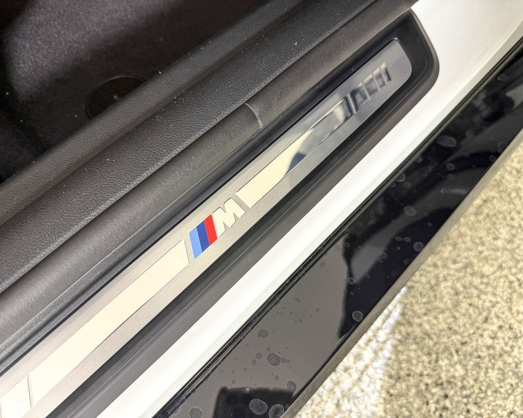 Thumbnail: 2025 BMW i4 - 32