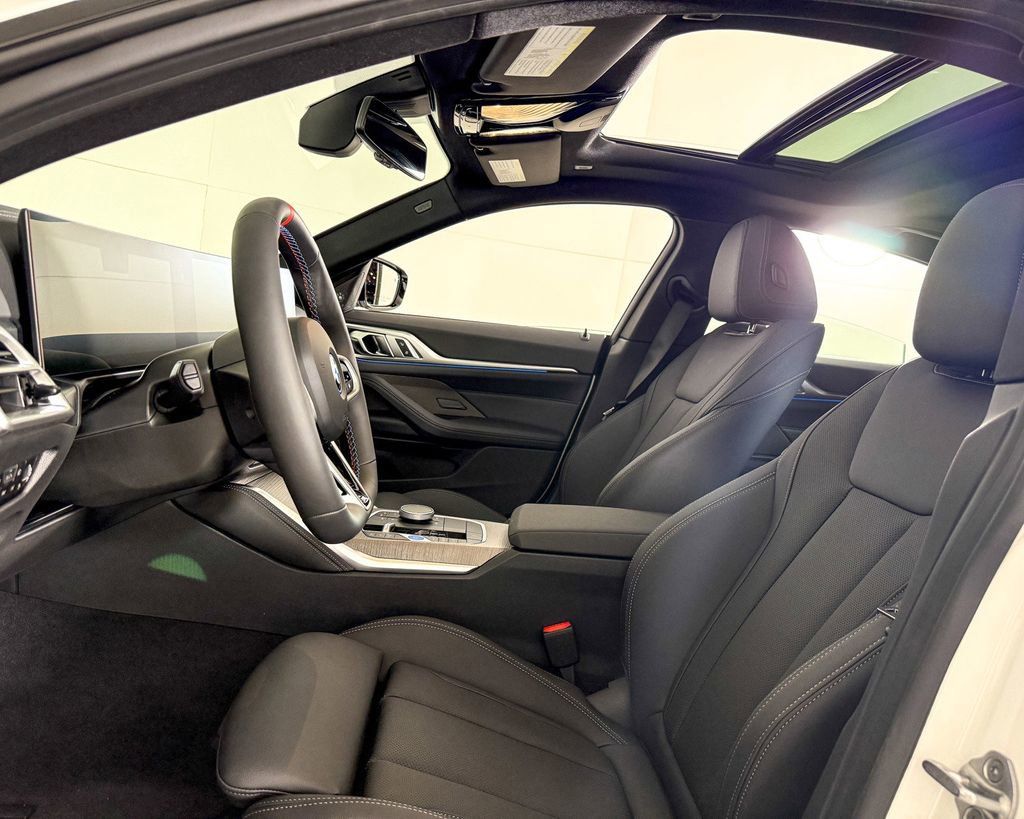 Thumbnail: 2025 BMW i4 - 39