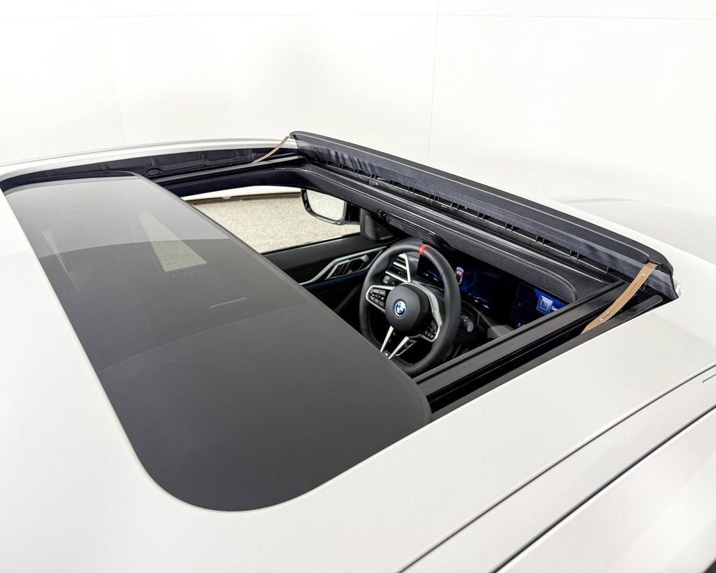 Thumbnail: 2025 BMW i4 - 30