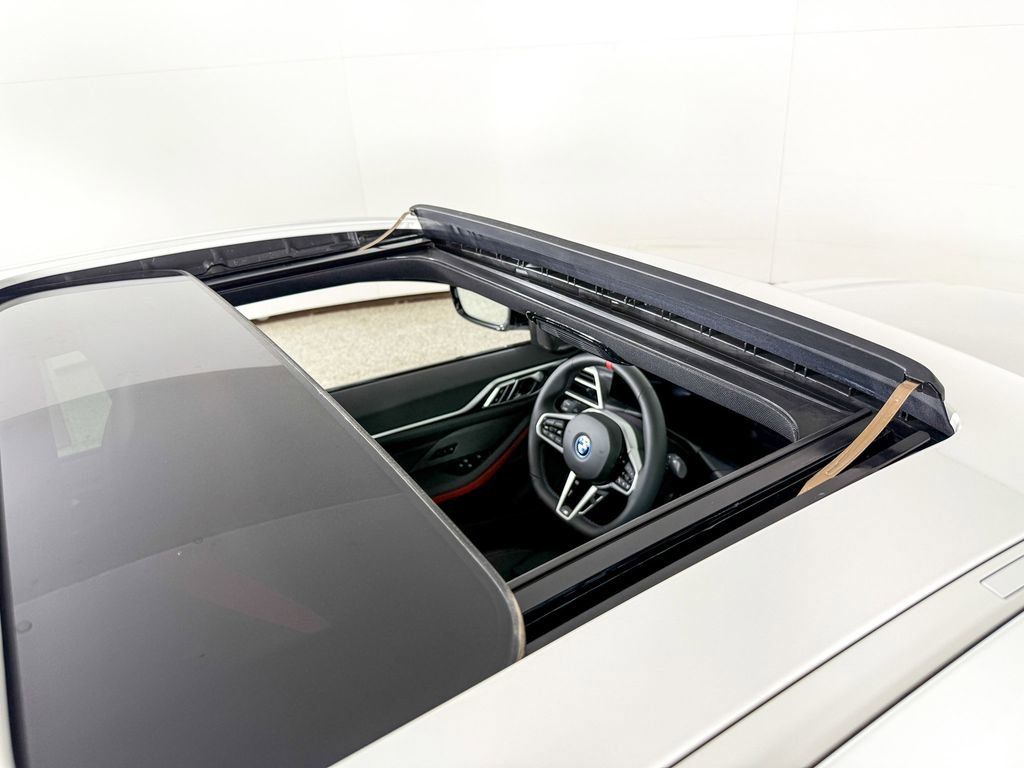 Thumbnail: 2025 BMW i4 - 30