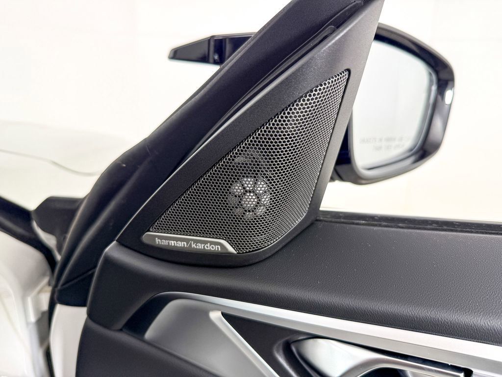 Thumbnail: 2025 BMW i4 - 33