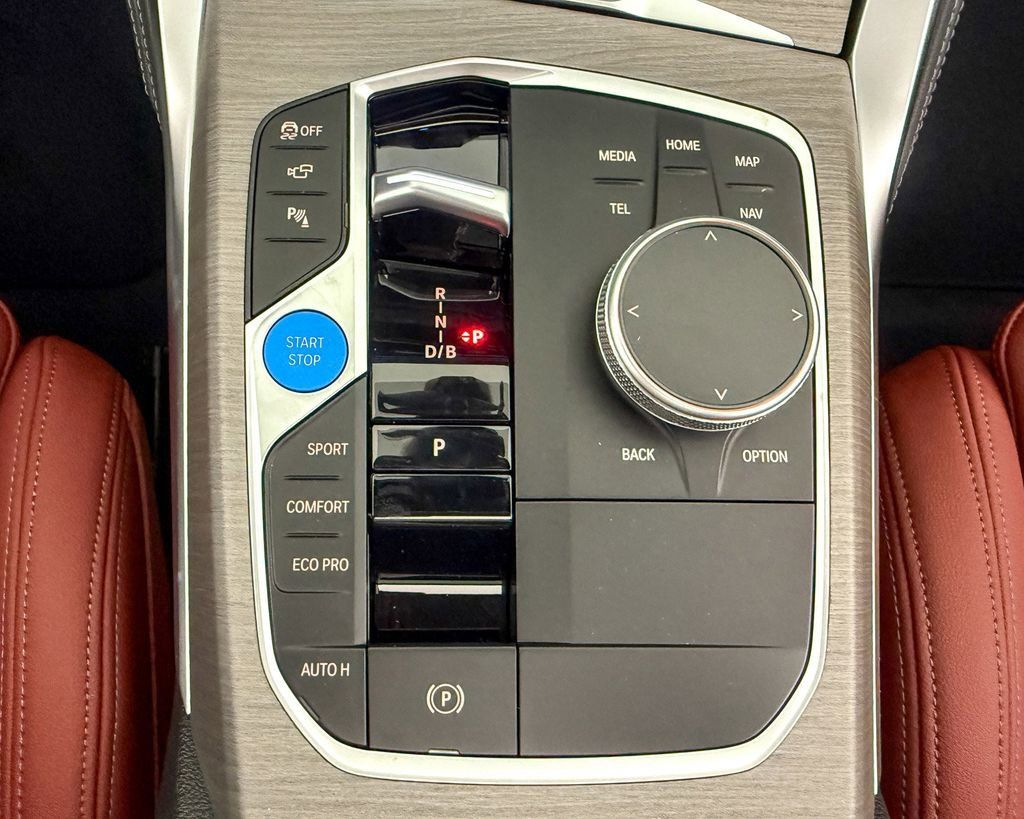 Thumbnail: 2025 BMW i4 - 49