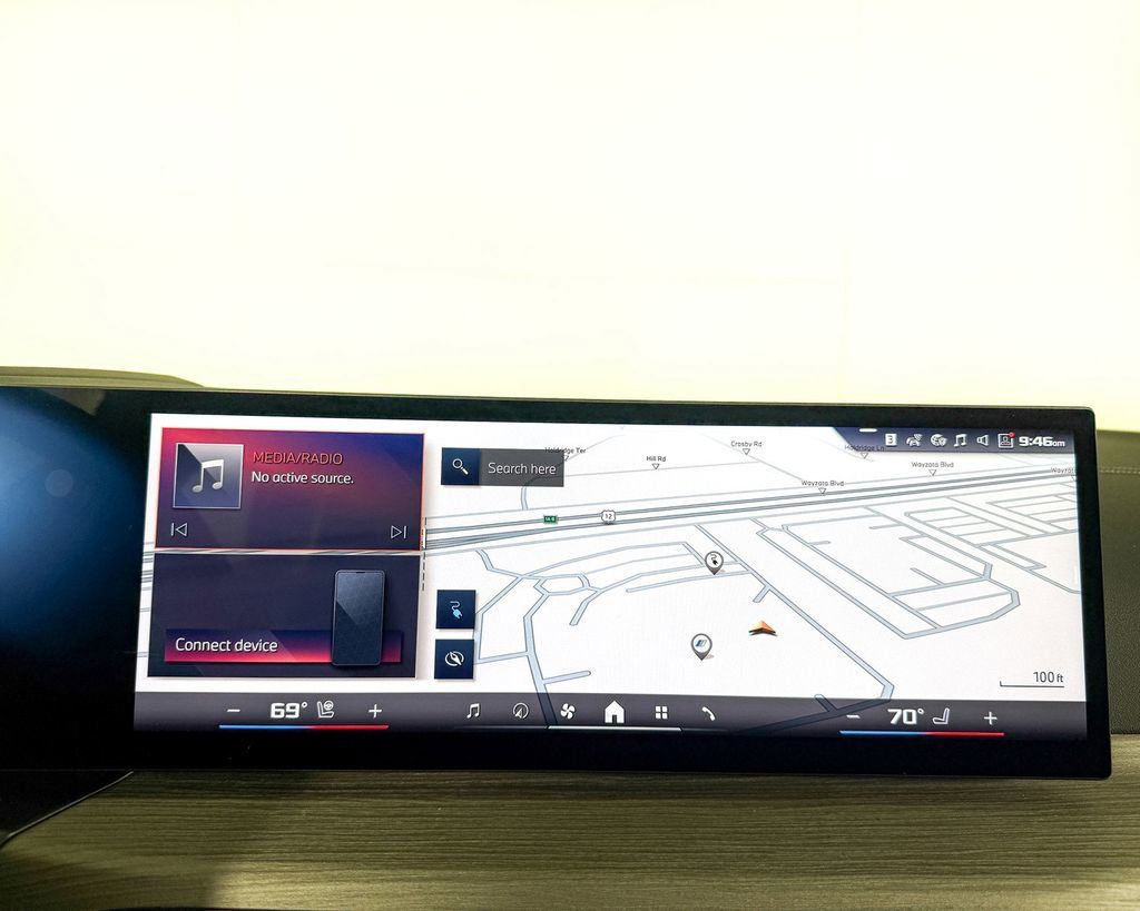 Thumbnail: 2025 BMW i4 - 13