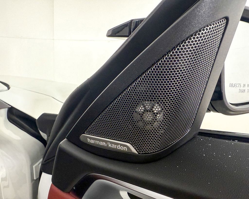 Thumbnail: 2025 BMW i4 - 31