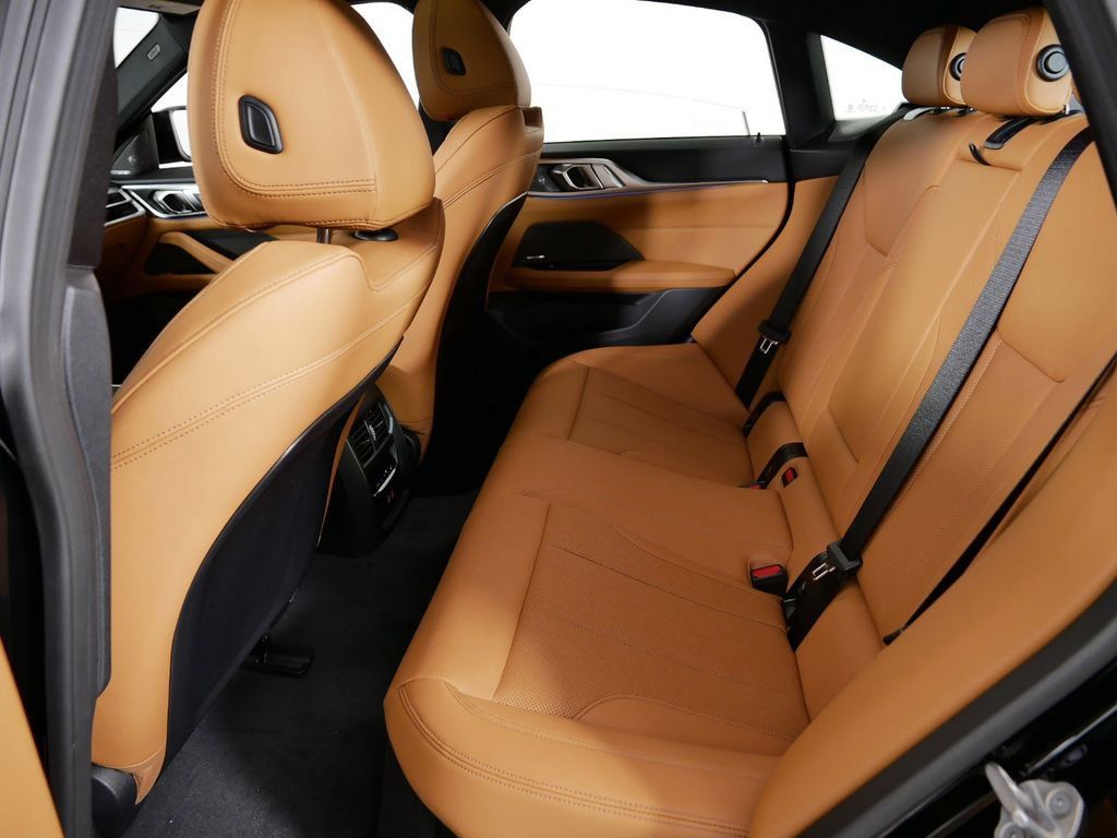 Thumbnail: 2025 BMW i4 - 12
