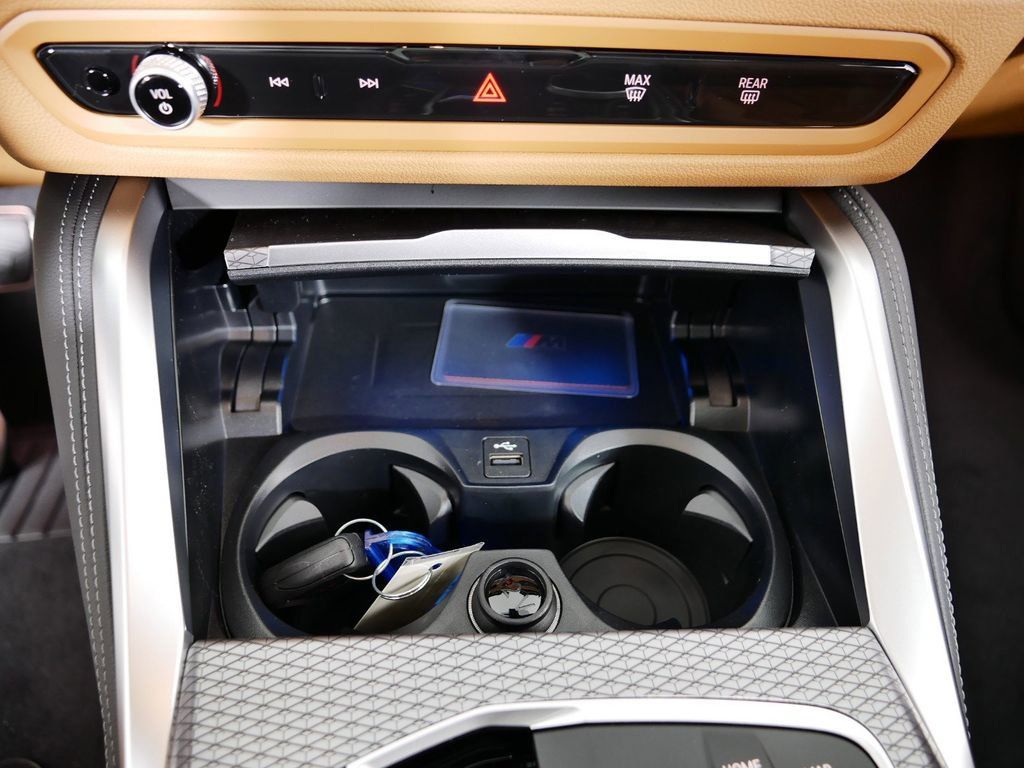 Thumbnail: 2025 BMW i4 - 37