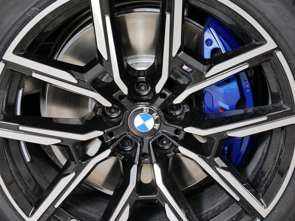 Thumbnail: 2025 BMW i4 - 26