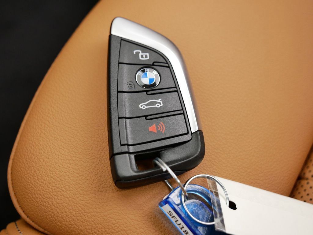 Thumbnail: 2025 BMW i4 - 41
