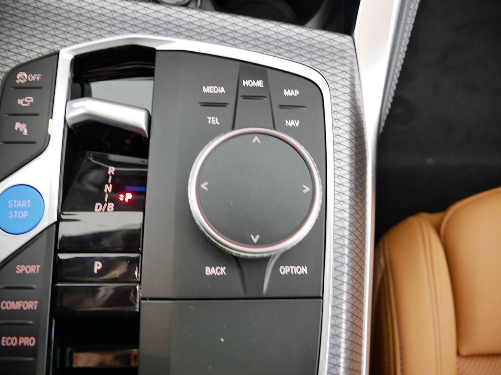 Thumbnail: 2025 BMW i4 - 39
