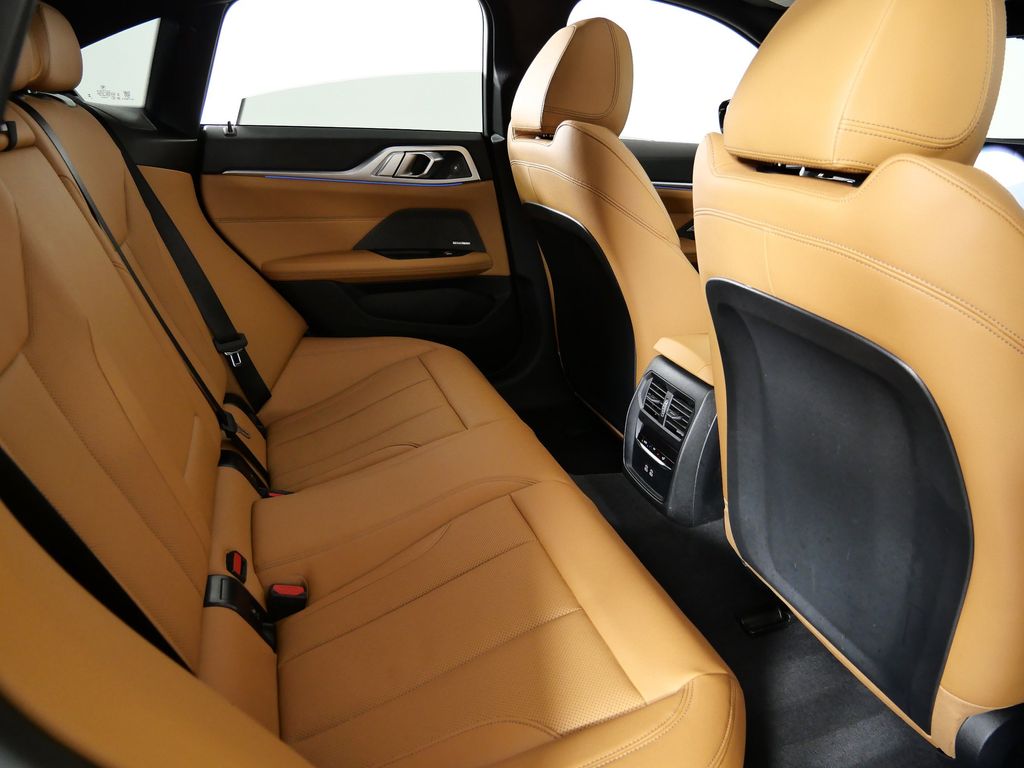 Thumbnail: 2025 BMW i4 - 10