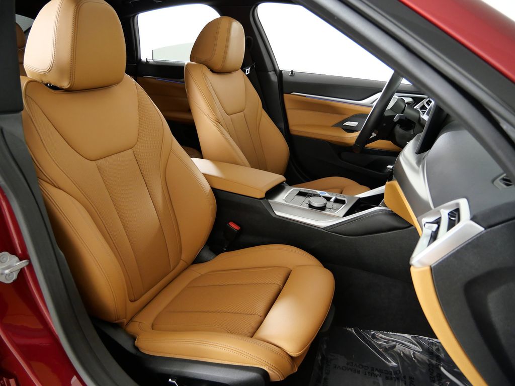 Thumbnail: 2025 BMW i4 - 9