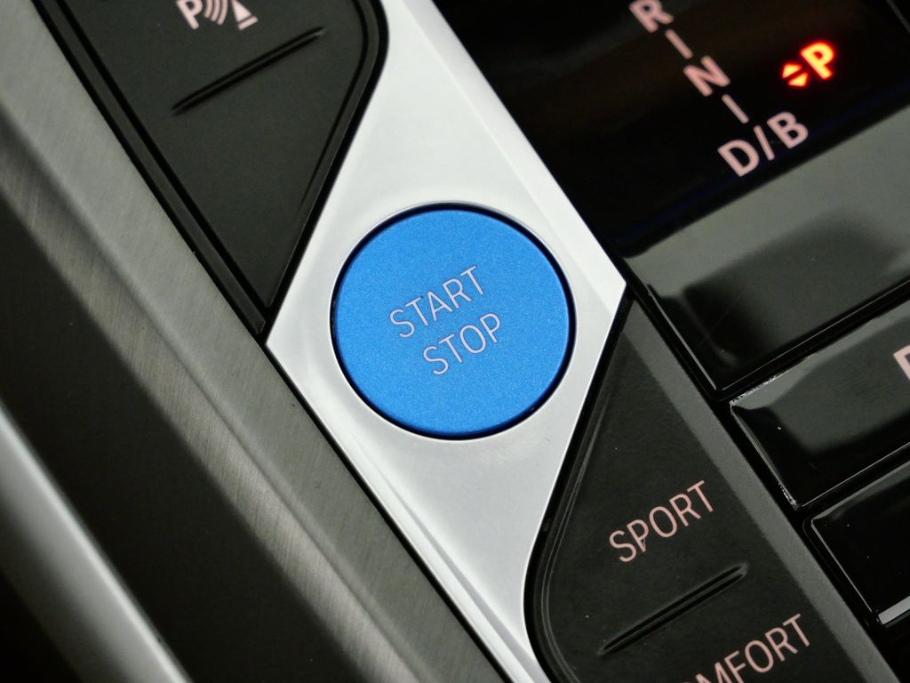 Thumbnail: 2025 BMW i4 - 50